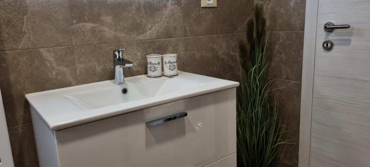 רוביני N&G Apartments מראה חיצוני תמונה